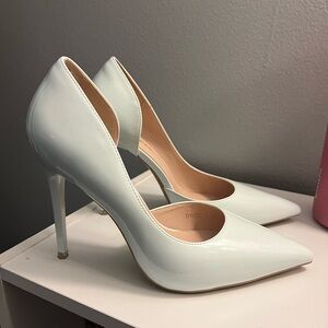 WHITE POINTED TOE HEELS